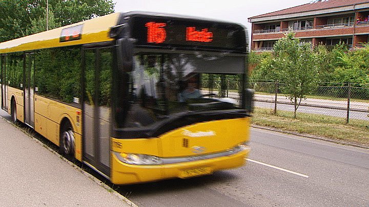 Bragede Ind I Bus Og Stak Af Tv Stjylland