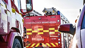 Lastbil med ild i ladet antændte flere brande
