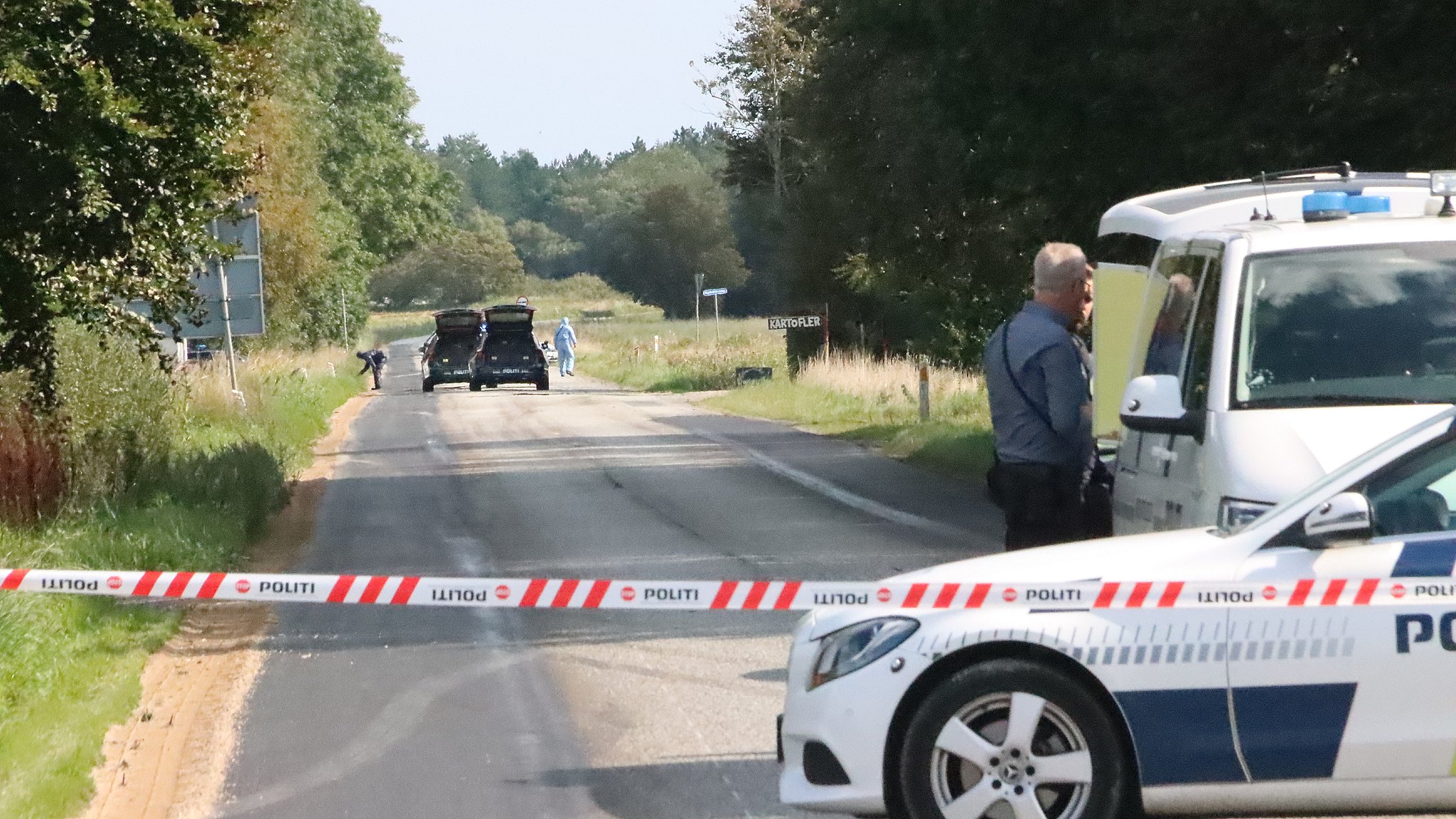 Mand Død I Vejkant - Politiet Efterlyser Vidner | TV2 Østjylland