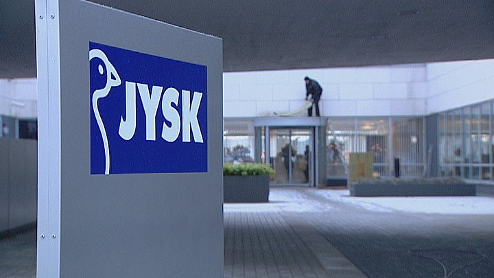Ansøger sig selv Folde Stor bøde til JYSK | TV2 Østjylland