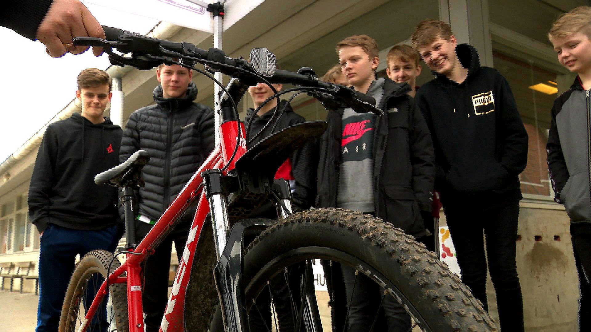Grønne bønner Fortrolig MP Flere skal op på jernhesten: Mekanikere toptuner skolebørns cykler | TV2  Østjylland