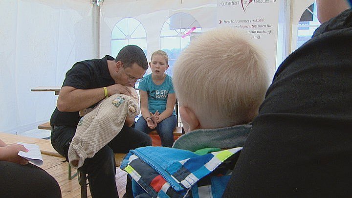 tromme kæde motivet Red din baby | TV2 Østjylland