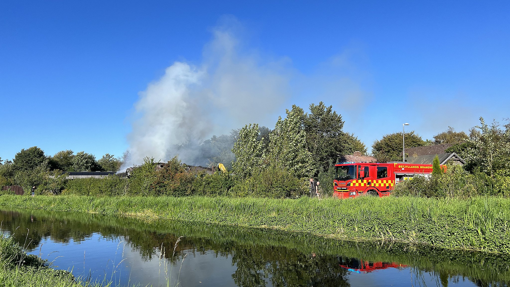 Helt Nyt Hus Totalskadet Efter Brand Tv2 Østjylland 