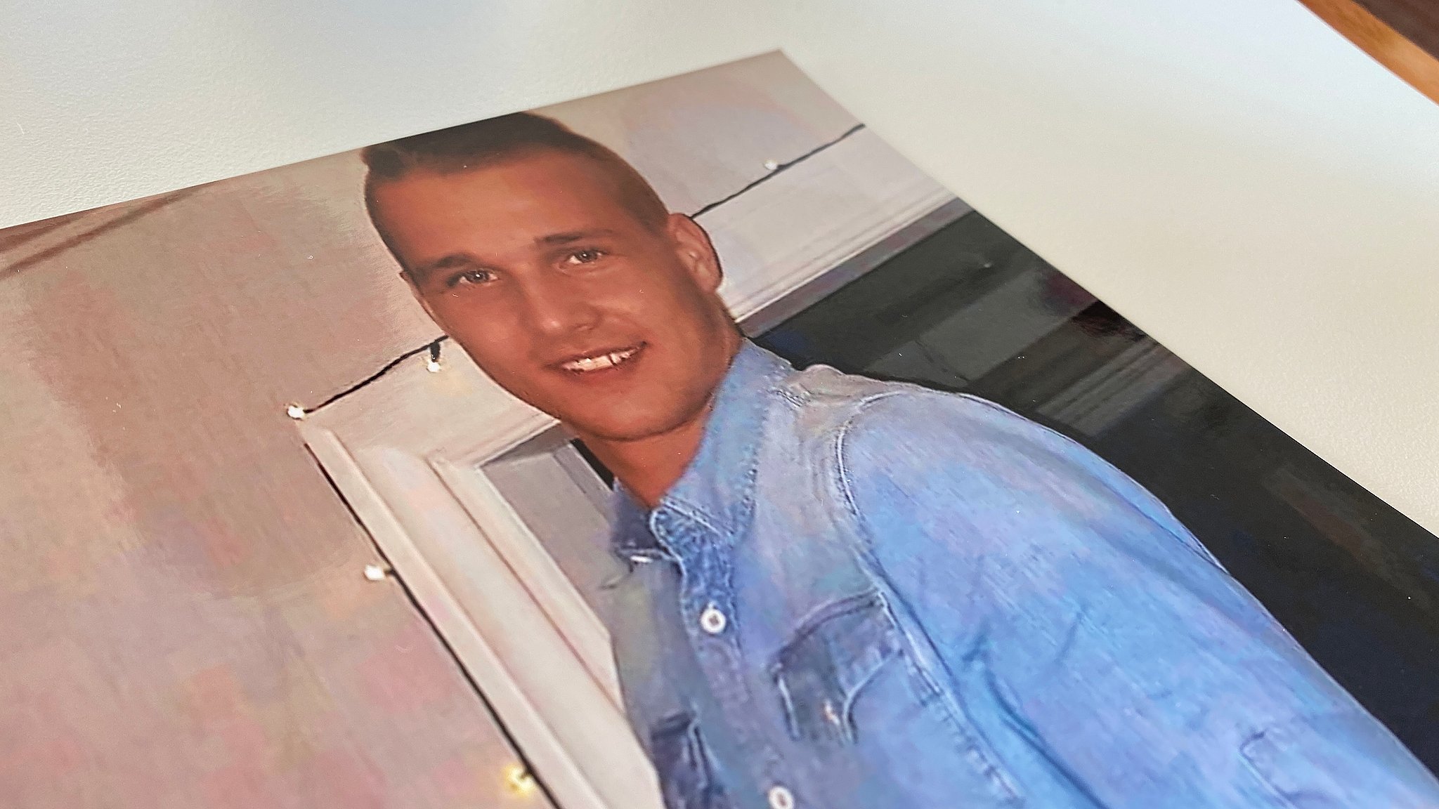 Emil døde af en overdosis: Syv måneder blev det ulovligt | TV2 Østjylland