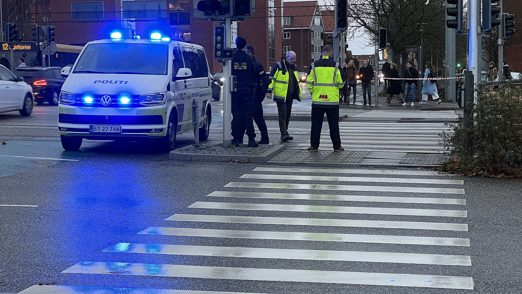 Uheldig Dag For Letbanen: Lastbilkran Rammer Køreledninger | TV2 Østjylland