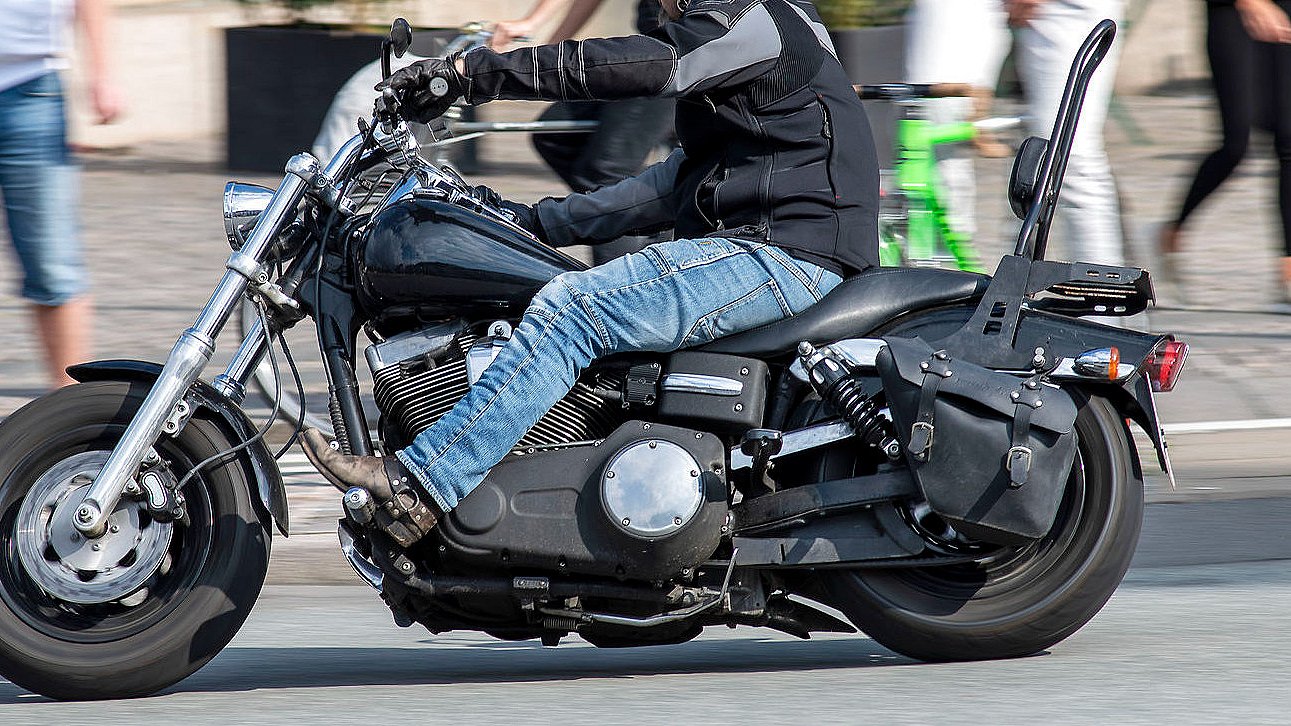 kontrast bagværk vride VROOOOOM - til kamp mod støjende motorcykler | TV2 Østjylland