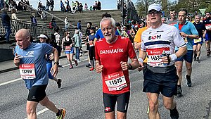 Lægen dømte Lars ude som løber: I dag nåede han maraton nummer 100