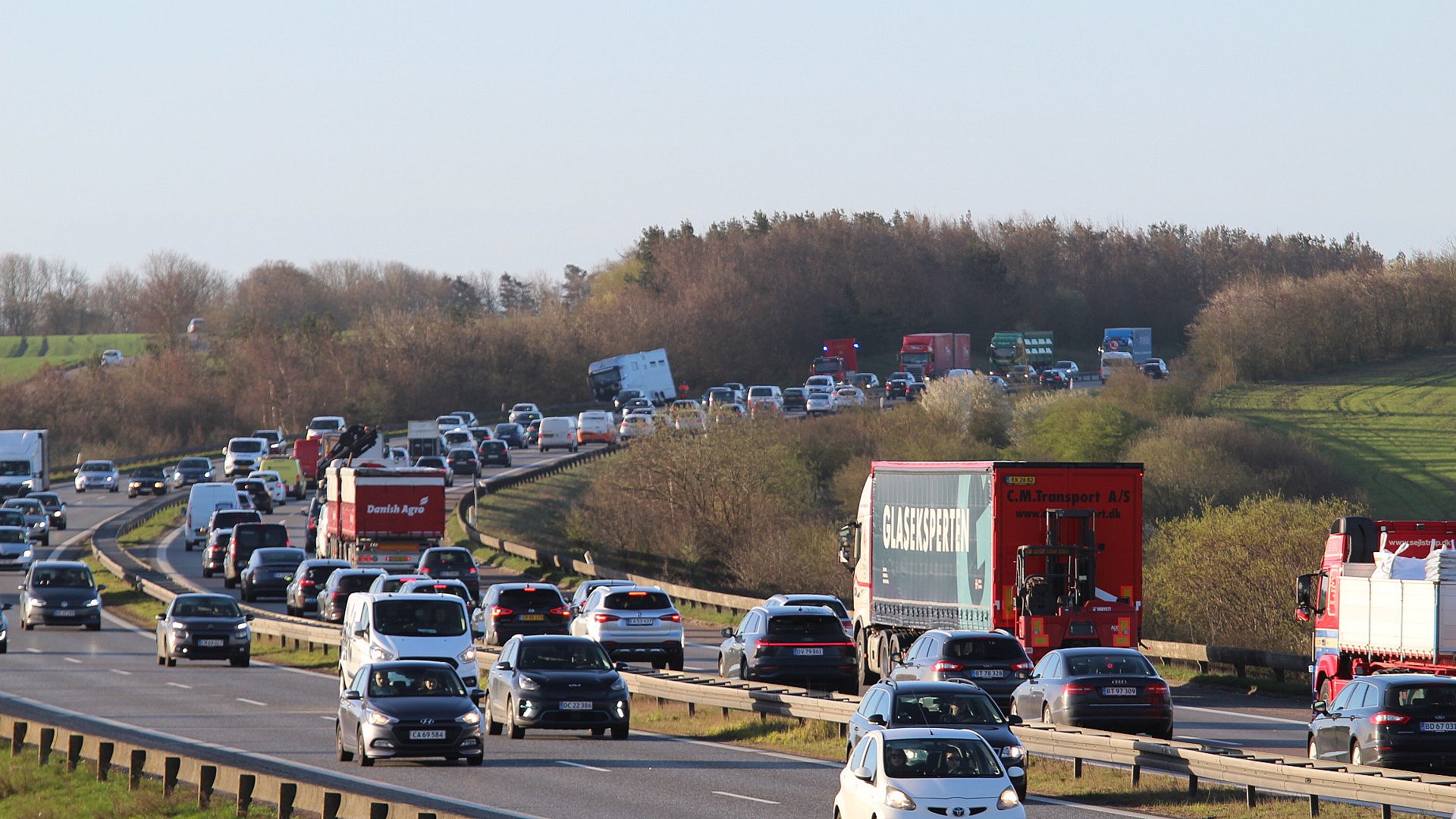 Havareret Hestetransport Gav Lange Køer På Motorvejen | TV2 Østjylland