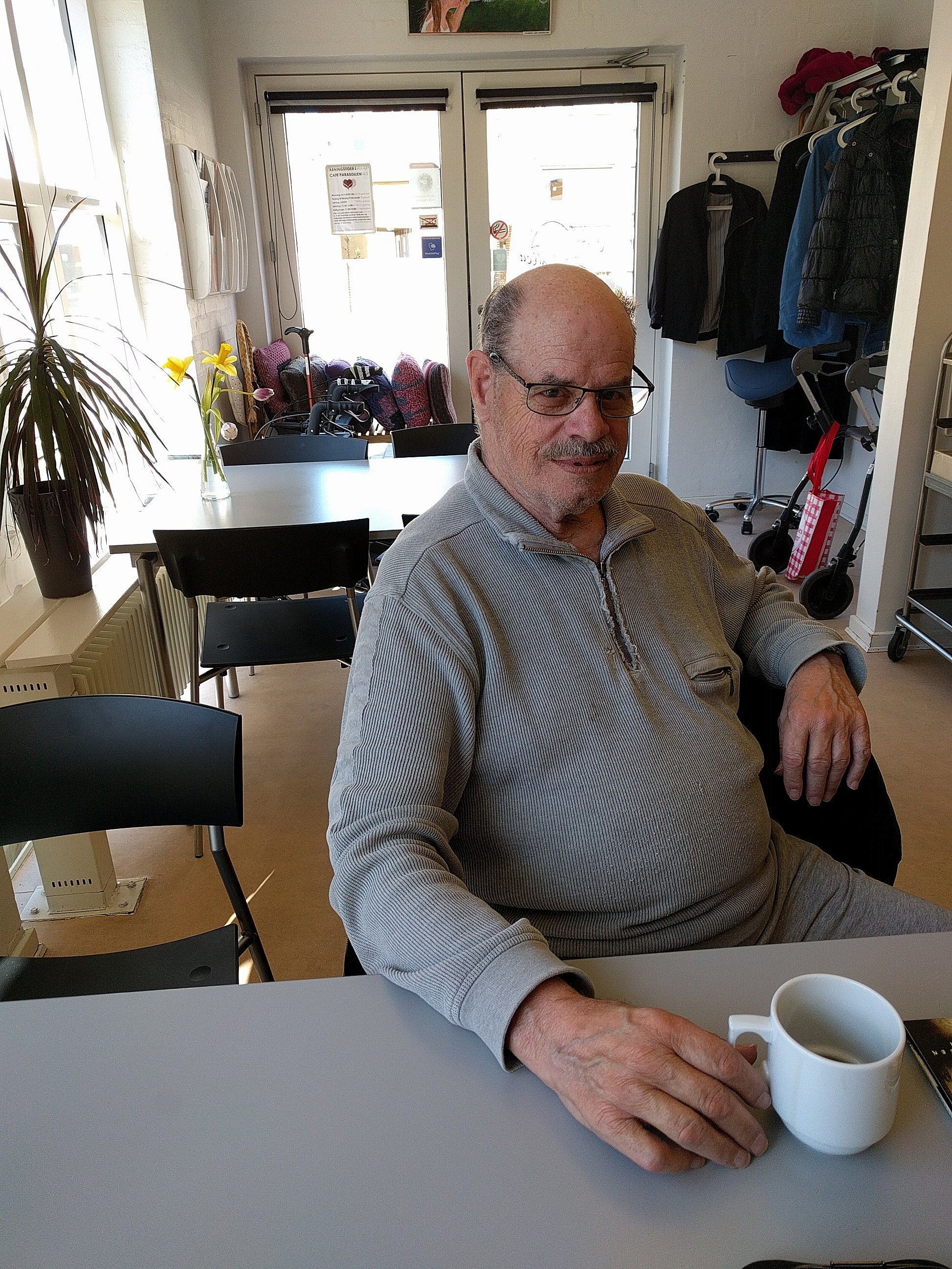 Orlas påskefrokost skulle smidt ud: Nu spiser han lystigt | TV2 Østjylland
