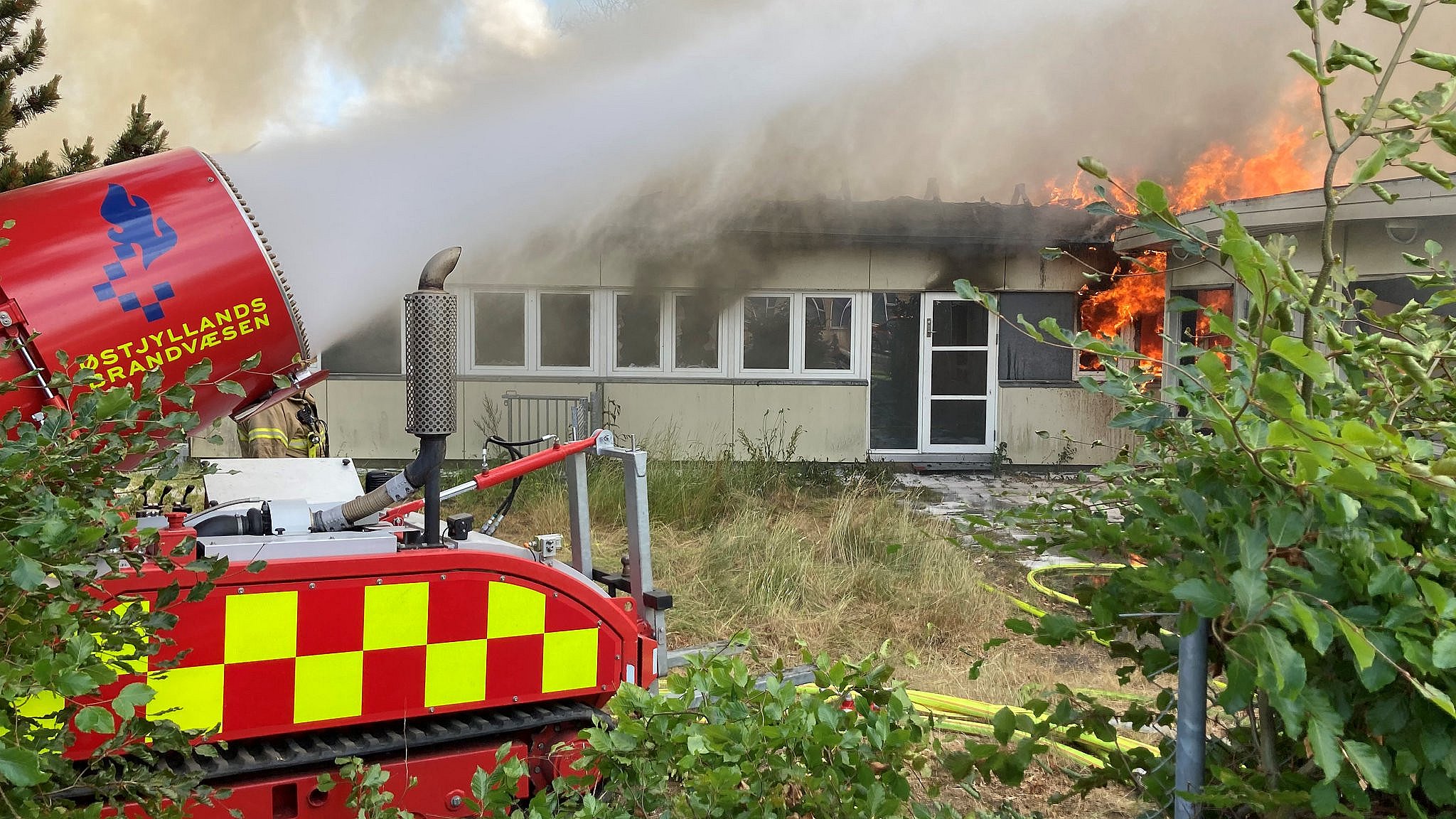 Kæmpe Brand Brandfolk Fra Fem Stationer Tilkaldt Tv2 Østjylland 